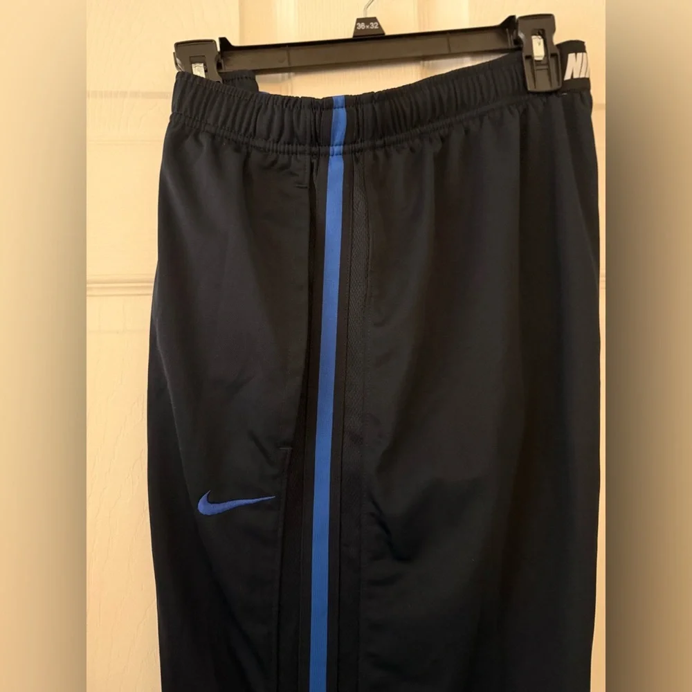 Nike Men's Dark Blue Joggers with Stripe Accents - Picture 5 of 9
